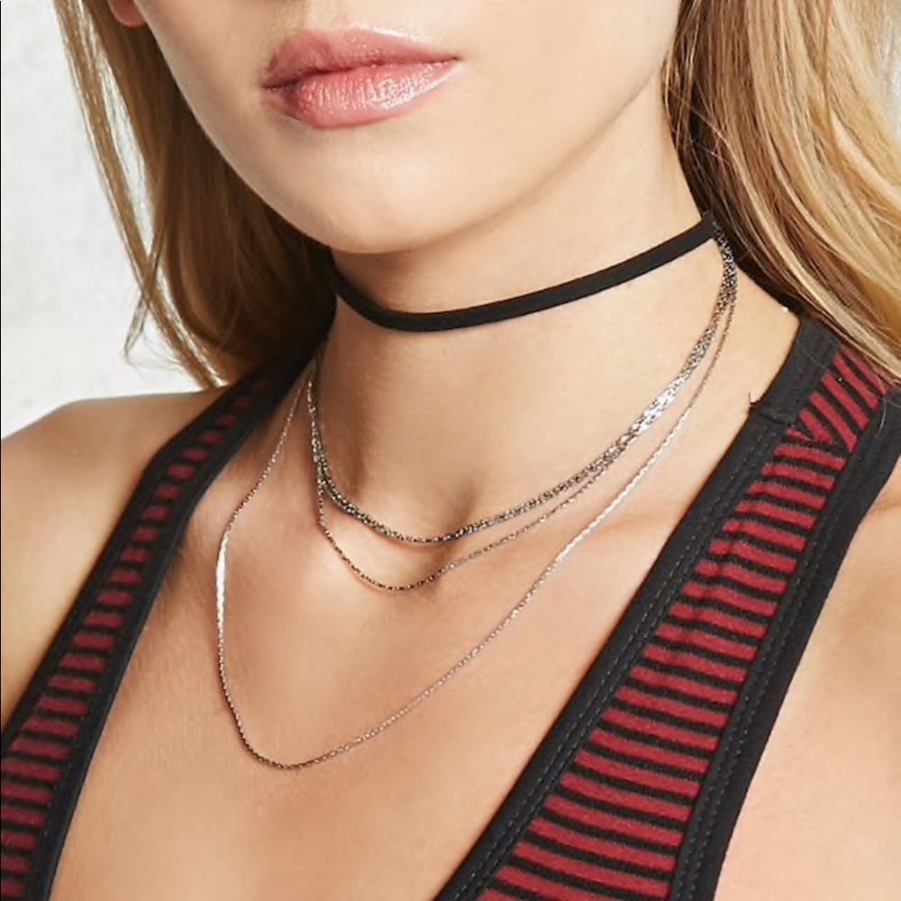 FOREVER 21 choker necklaces